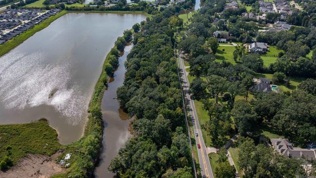 12800-12900 UND Highland Rd, Baton Rouge, LA 70810