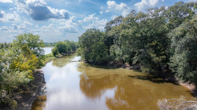 12800-12900 UND Highland Rd, Baton Rouge, LA 70810