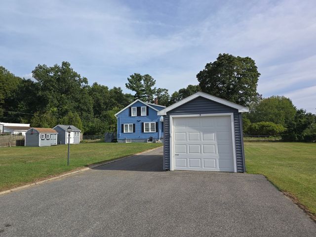 5 Hoffman St, Taunton, MA 02780