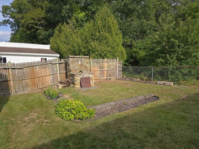 5 Hoffman St, Taunton, MA 02780
