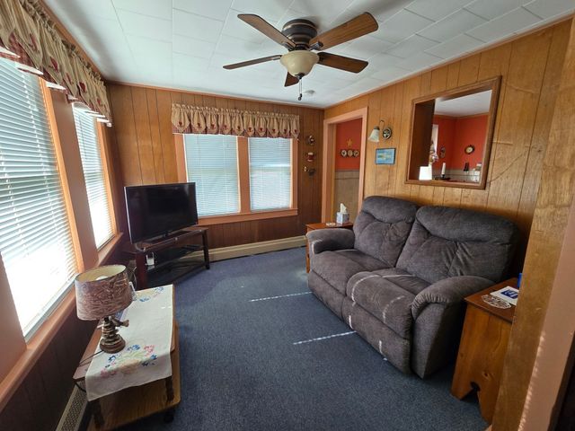 5 Hoffman St, Taunton, MA 02780