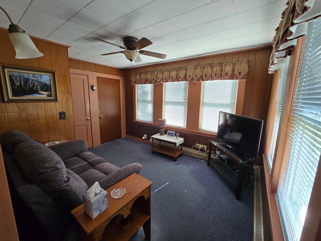 5 Hoffman St, Taunton, MA 02780