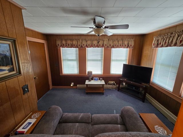 5 Hoffman St, Taunton, MA 02780
