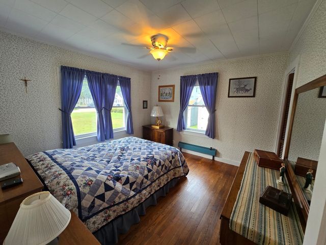 5 Hoffman St, Taunton, MA 02780