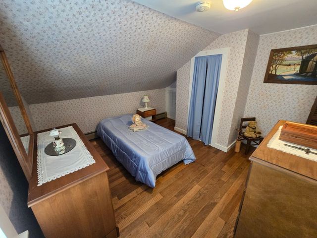 5 Hoffman St, Taunton, MA 02780