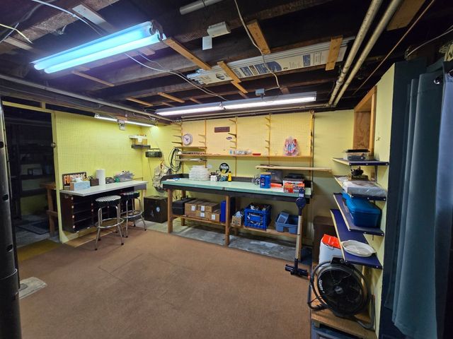 5 Hoffman St, Taunton, MA 02780