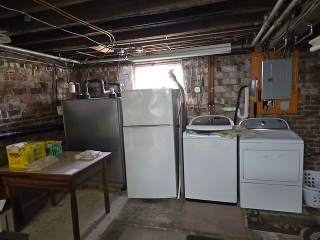 5 Hoffman St, Taunton, MA 02780