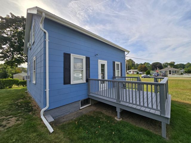 5 Hoffman St, Taunton, MA 02780