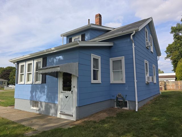 5 Hoffman St, Taunton, MA 02780