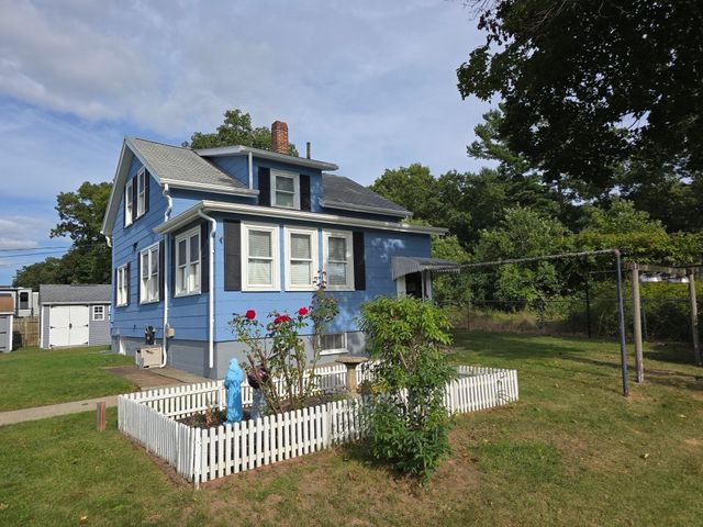 5 Hoffman St, Taunton, MA 02780