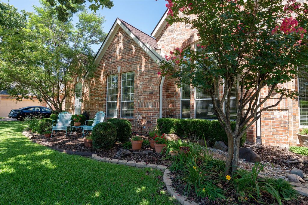 3204 Hidden Springs Drive, Corinth, TX 76210