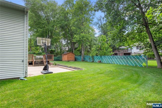 211 Park Avenue, Emerson, NJ 07630