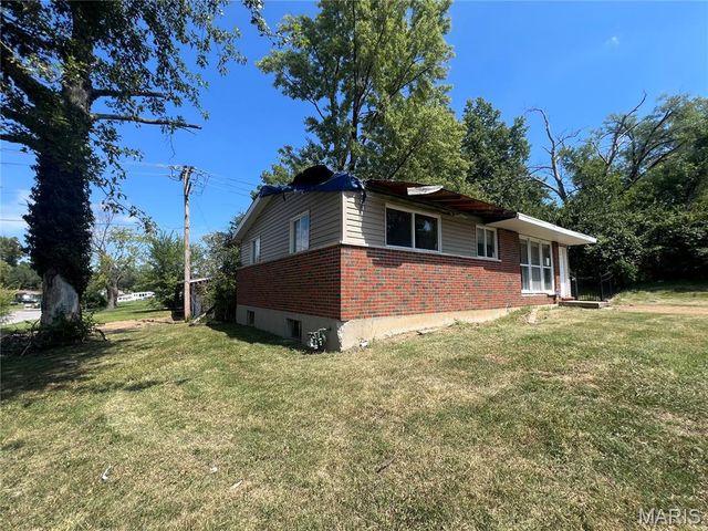 2241 Empress Drive, St Louis, MO 63136