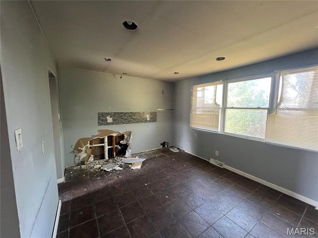 2241 Empress Drive, St Louis, MO 63136