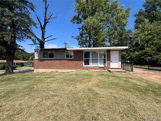 2241 Empress Drive, St Louis, MO 63136