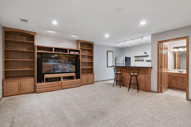 936 143rd Avenue NW, Andover, MN 55304