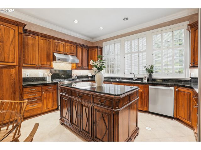 9228 Nw WILEY Ln, Portland, OR 97229