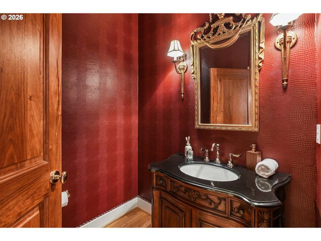 9228 Nw WILEY Ln, Portland, OR 97229