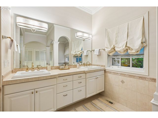 9228 Nw WILEY Ln, Portland, OR 97229