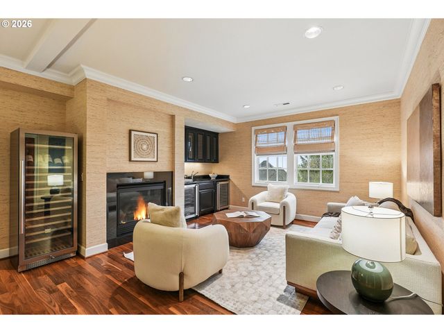 9228 Nw WILEY Ln, Portland, OR 97229