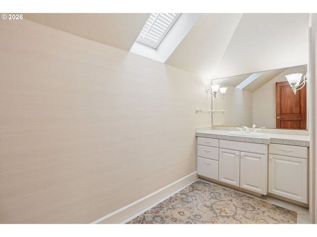9228 Nw WILEY Ln, Portland, OR 97229