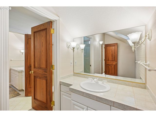 9228 Nw WILEY Ln, Portland, OR 97229