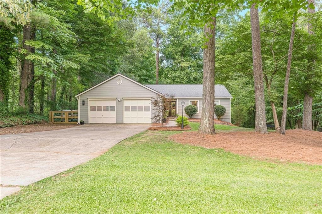 203 RIVER Run, Woodstock, GA 30188