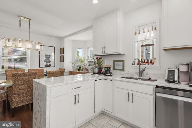 7902 OAKDALE AVE, Parkville, MD 21234