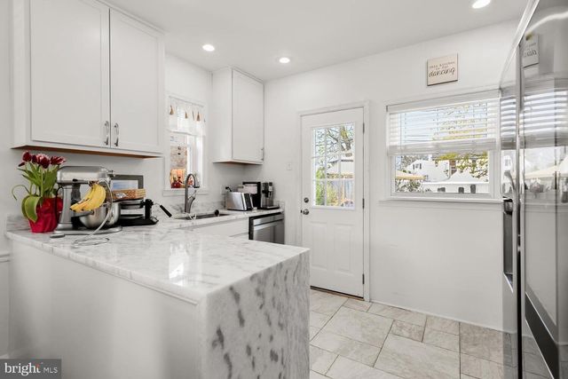 7902 OAKDALE AVE, Parkville, MD 21234