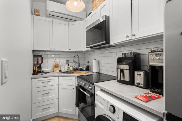 7902 OAKDALE AVE, Parkville, MD 21234