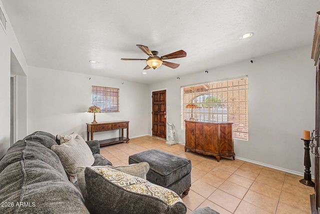 502 W SOUTHERN Avenue, Phoenix, AZ 85041