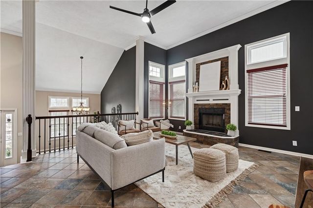 4420 GROVE Street, Shawnee, KS 66226