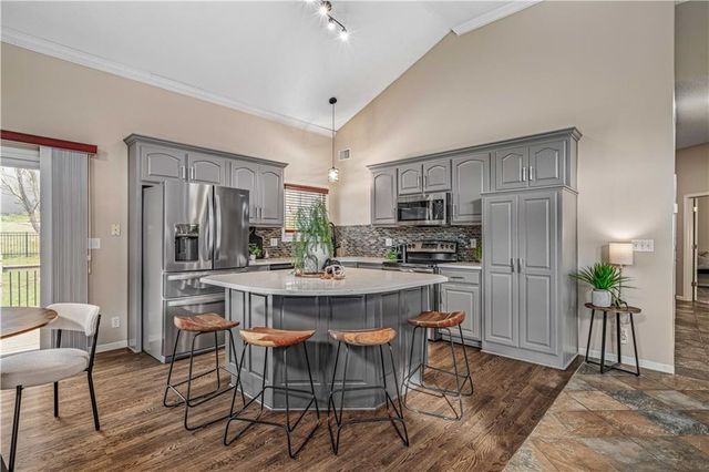 4420 GROVE Street, Shawnee, KS 66226