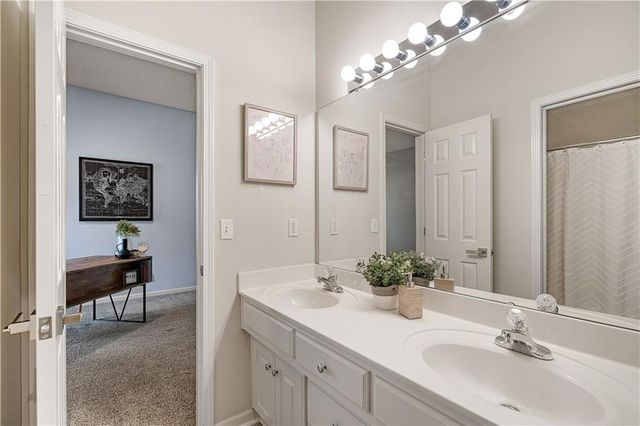 4420 GROVE Street, Shawnee, KS 66226