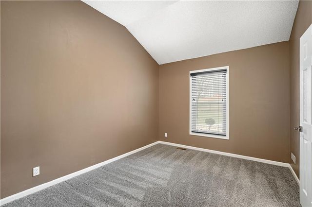 4420 GROVE Street, Shawnee, KS 66226