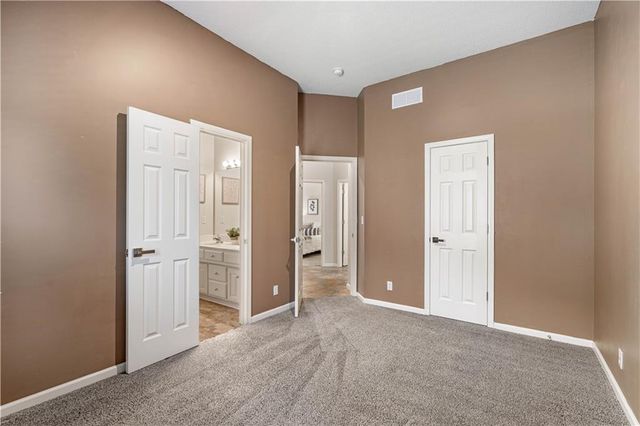 4420 GROVE Street, Shawnee, KS 66226