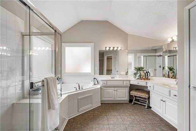 4420 GROVE Street, Shawnee, KS 66226