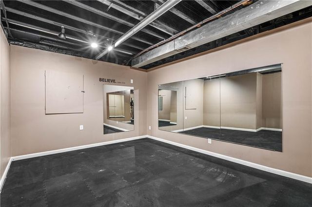 4420 GROVE Street, Shawnee, KS 66226