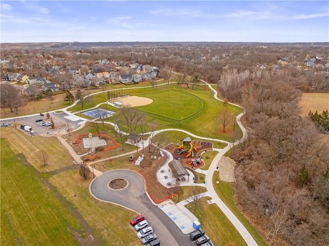 4420 GROVE Street, Shawnee, KS 66226