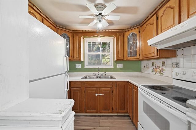 626 Perrilyn St, Brookline, PA 15226