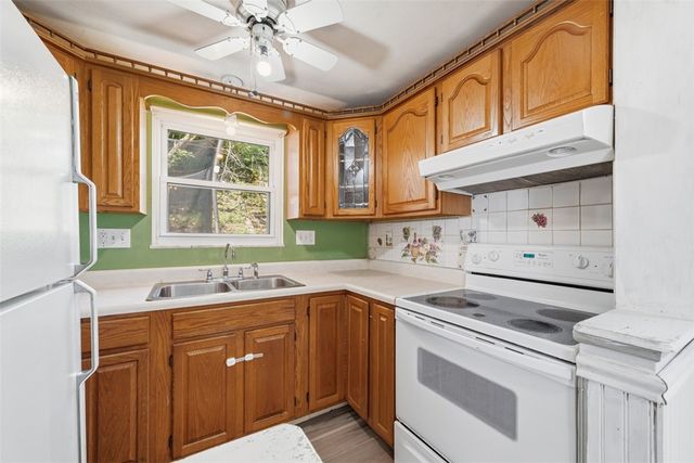 626 Perrilyn St, Brookline, PA 15226