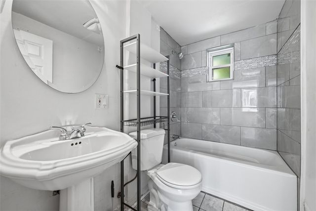 626 Perrilyn St, Brookline, PA 15226