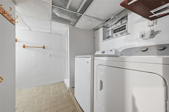 626 Perrilyn St, Brookline, PA 15226