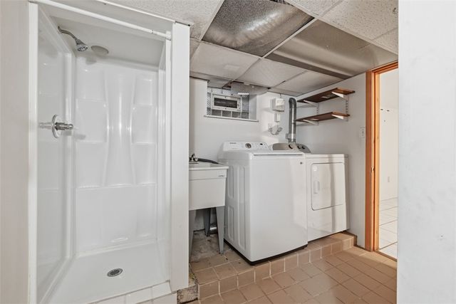626 Perrilyn St, Brookline, PA 15226