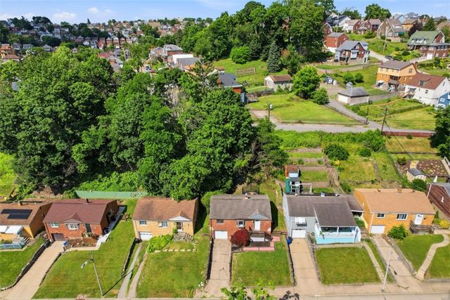 626 Perrilyn St, Brookline, PA 15226