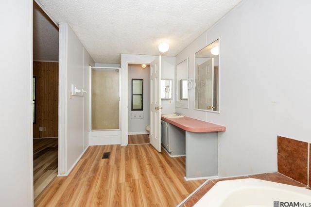 26800 Kelli Dr, Denham Springs, LA 70726