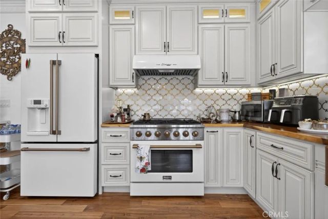 327 Vine, Glendale, CA 91204