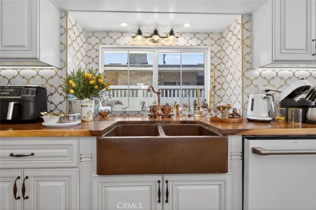 327 Vine, Glendale, CA 91204