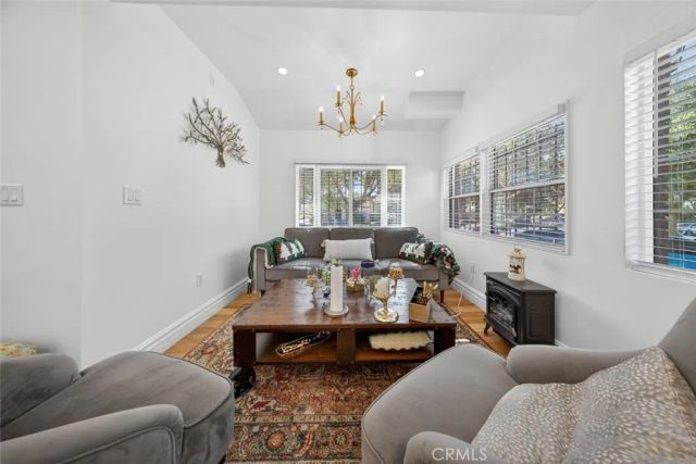 327 Vine, Glendale, CA 91204