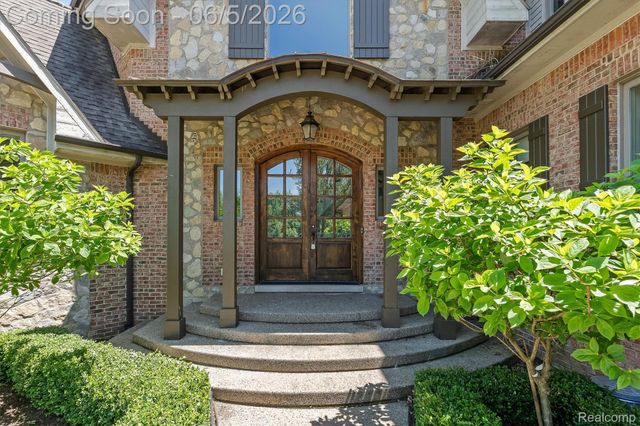 28195 Elba Drive, Grosse Ile Township, MI 48138